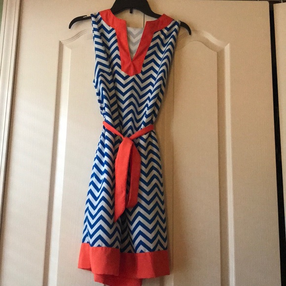 Mud Pie Dresses & Skirts - Mud pie blue/white chevron belted dress